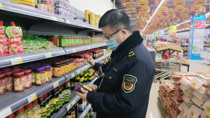 六师:维护消费者权益 市场监管在行动